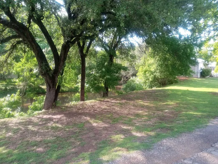 Thorp Spring RV Park Picture 7