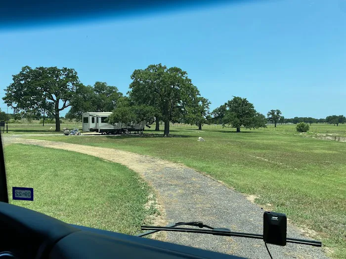 OUT IN THE COUNTRY RV PARK Picture 2