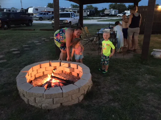 Granbury RV Park Picture 7