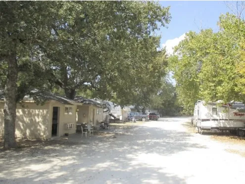 Midway Pines RV Park Picture 6