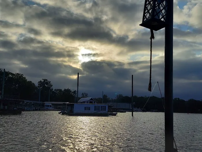 Joey's Moon Lake Marina Picture 8