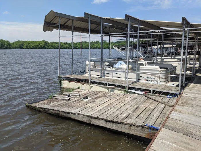 Joey's Moon Lake Marina Picture 3