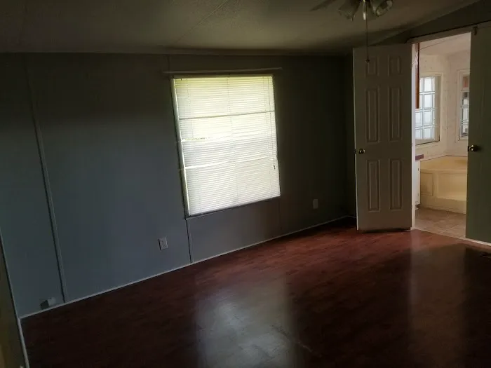 Edwards Pineridge Mobile Home Park Picture 10