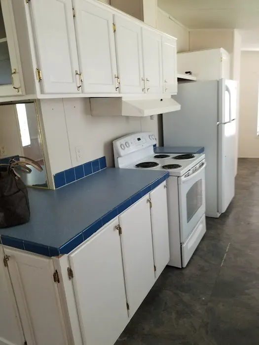 Edwards Pineridge Mobile Home Park Picture 4