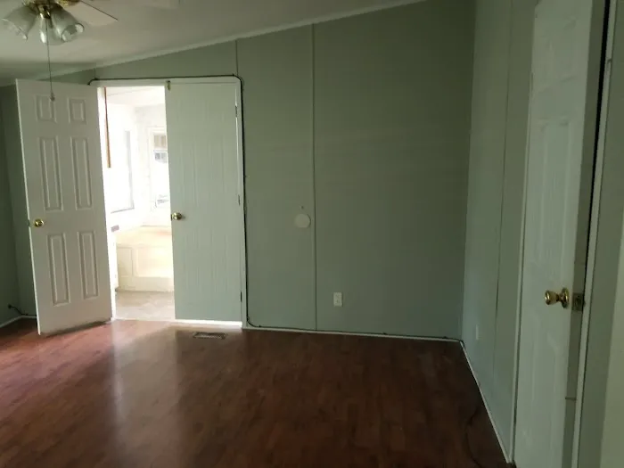 Edwards Pineridge Mobile Home Park Picture 6
