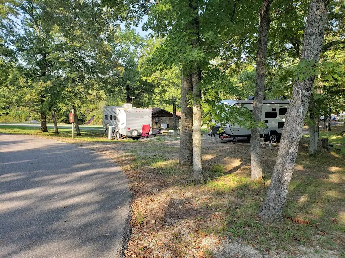 Holiday Island Camp Ground Picture 3