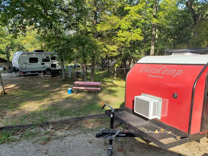 Holiday Island Camp Ground Picture 10