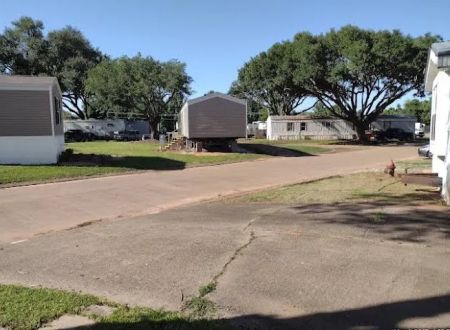 The Oaks Mobile Home & RV Park
