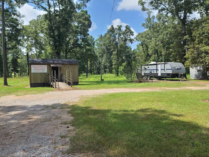 Family and Friends RV Park Picture 2