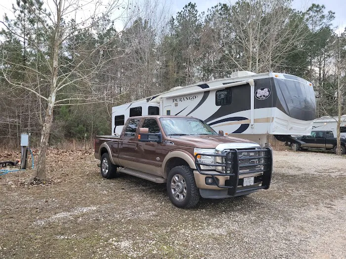 Skeeters Rv Park Picture 2