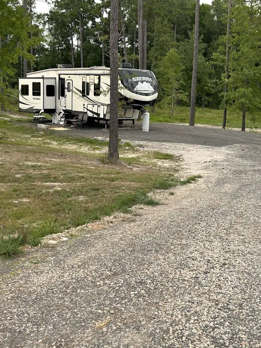Family & Friends RV Park Picture 2
