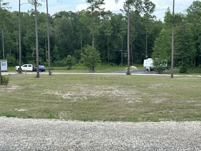 Family & Friends RV Park Picture 4