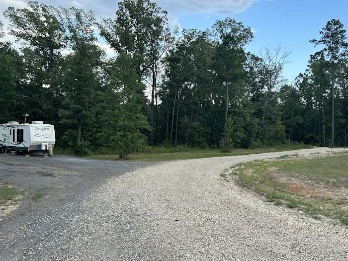 Family & Friends RV Park Picture 7