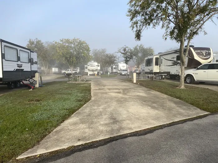 Cypress Bend RV Park Picture 3