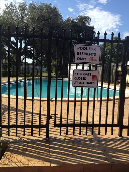 Colonial Acres Picture 3