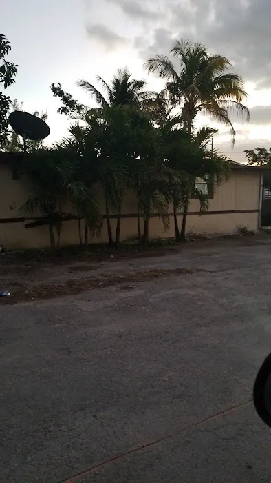 Rovell Mobile Home Park Picture 9