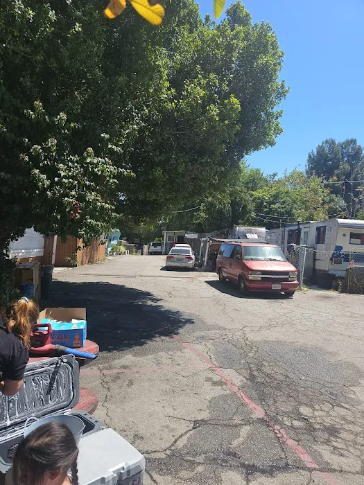 Paradise Trailer Park Picture 1