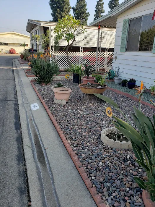 Villa Nova Mobile Home Park Picture 4