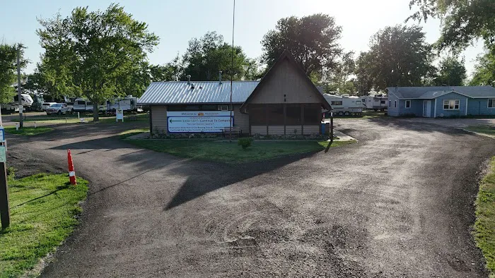 Dakota Sunsets Campground Picture 4