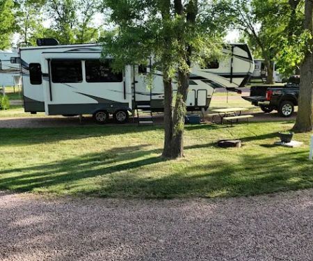 Dakota Sunsets Campground