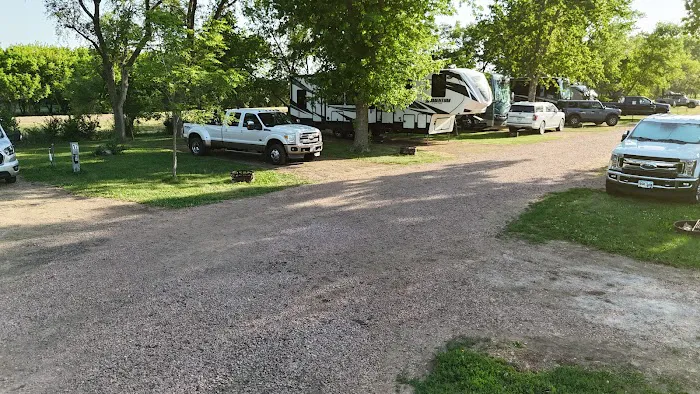 Dakota Sunsets Campground Picture 6