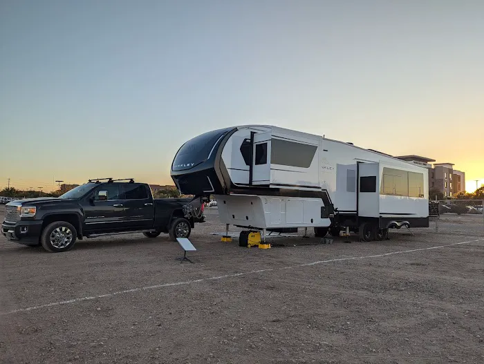 RV Camping at the Indian Pueblo Cultural Center Picture 8
