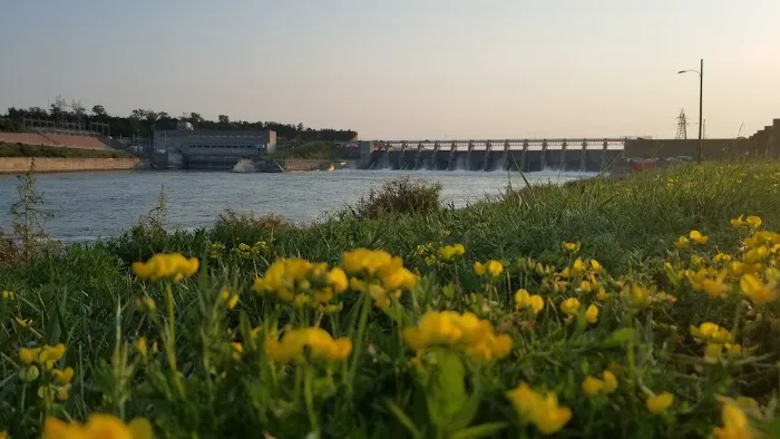 Nebraska Tailwaters Group Campground Picture 1