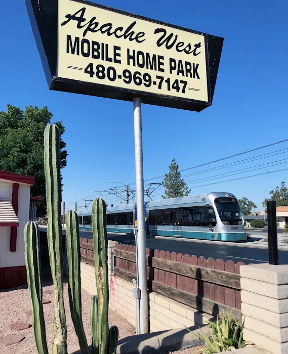 Apache West Mobile Home & RV Park Picture 4