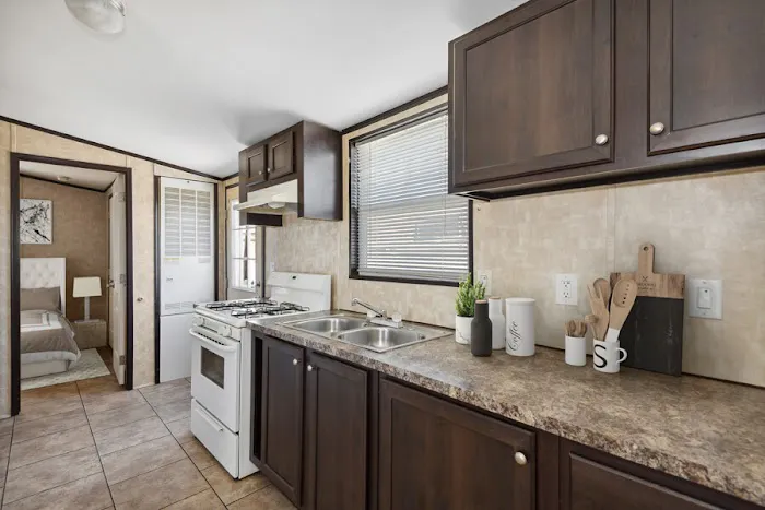 Fiesta Village Mobile Home Park Picture 9