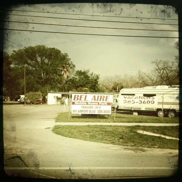 Bel-Aire Mobile Home Park Picture 10