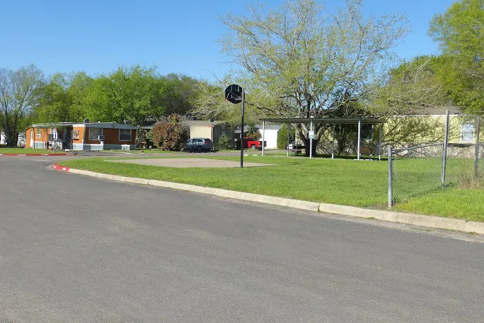 Paisano Manufactured Home Community Picture 7