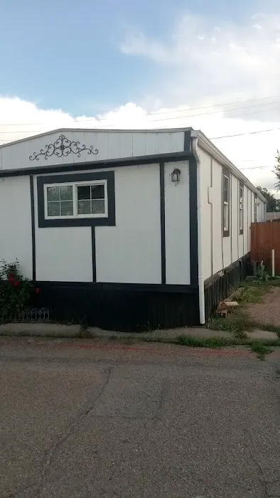 Royal Mobile Home Park Picture 6
