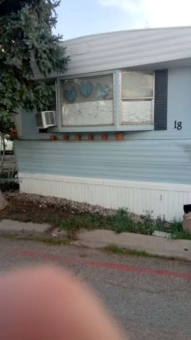 Royal Mobile Home Park Picture 4