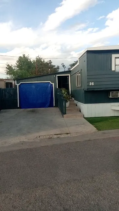 Royal Mobile Home Park Picture 3