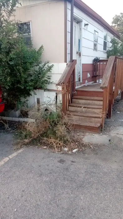 Royal Mobile Home Park Picture 8