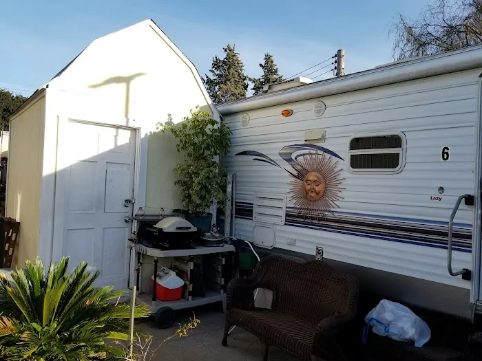 Estudillo Trailer Park2 Picture 3