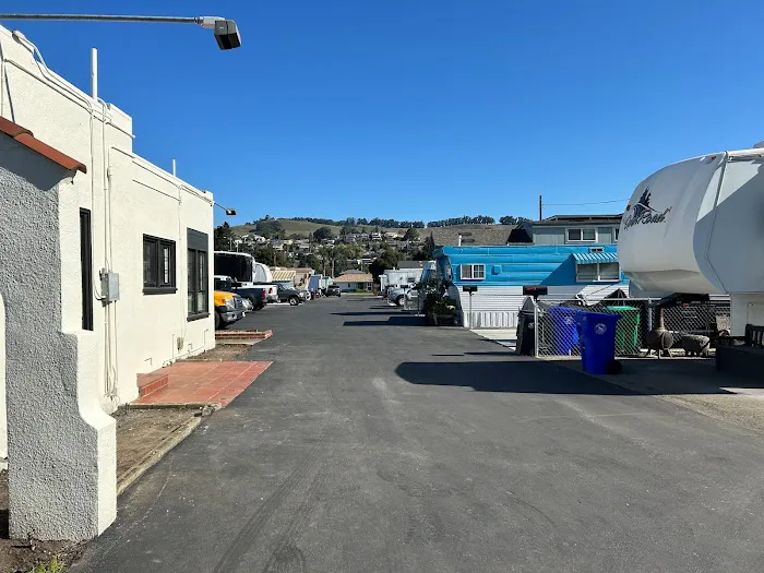 San Leandro Village MH & RV Park Picture 3