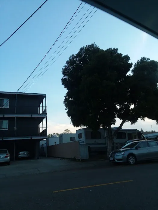 San Leandro Village MH & RV Park Picture 6