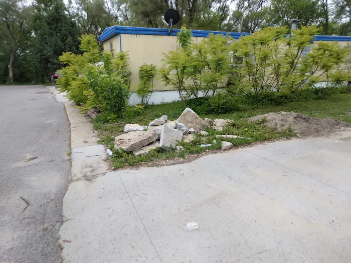 Home Trailer Park Picture 1