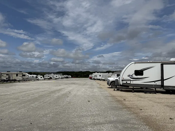 Campfire RV Park Picture 1