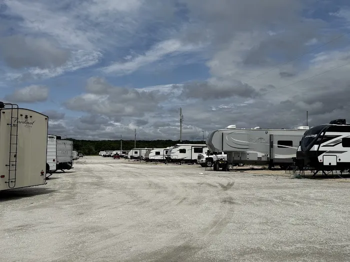 Campfire RV Park Picture 7