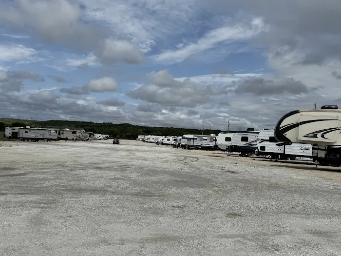 Campfire RV Park Picture 6