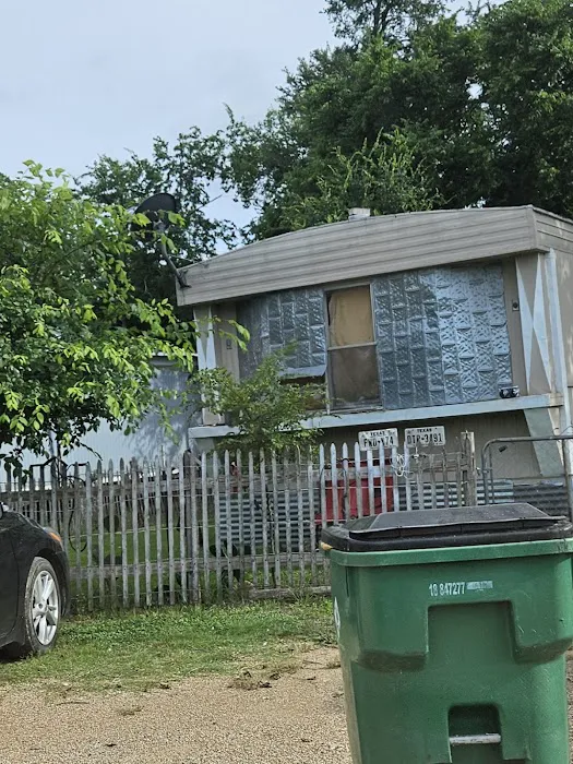 CAMERON MOBILE HOME COMMUNITY Picture 7