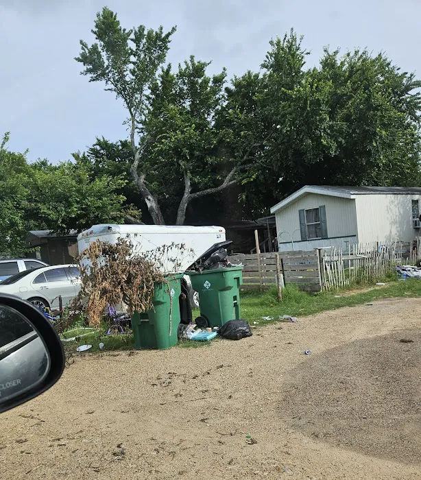 CAMERON MOBILE HOME COMMUNITY Picture 5
