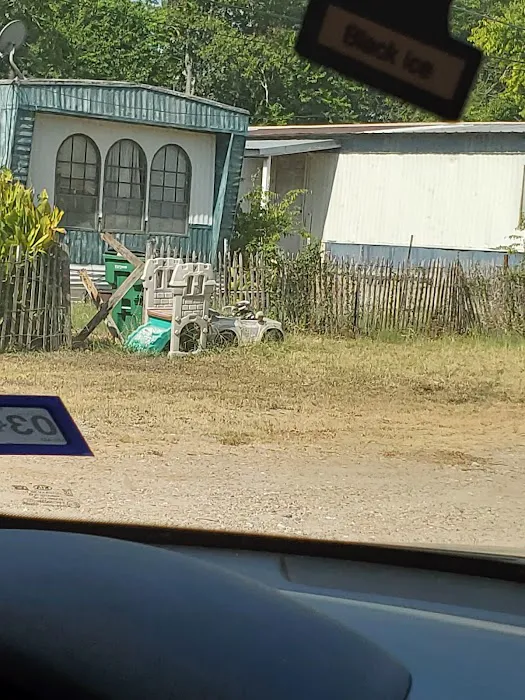 CAMERON MOBILE HOME COMMUNITY Picture 8