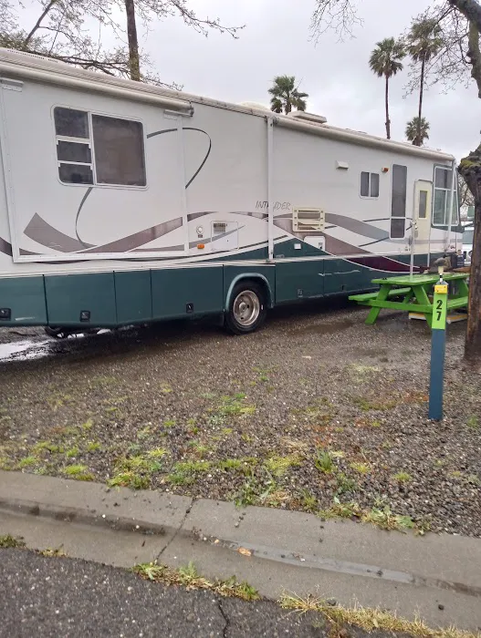 Yolo County Fairgrounds RV Park Picture 4