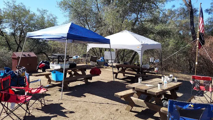 Black Miners Bar Group Camp Picture 9