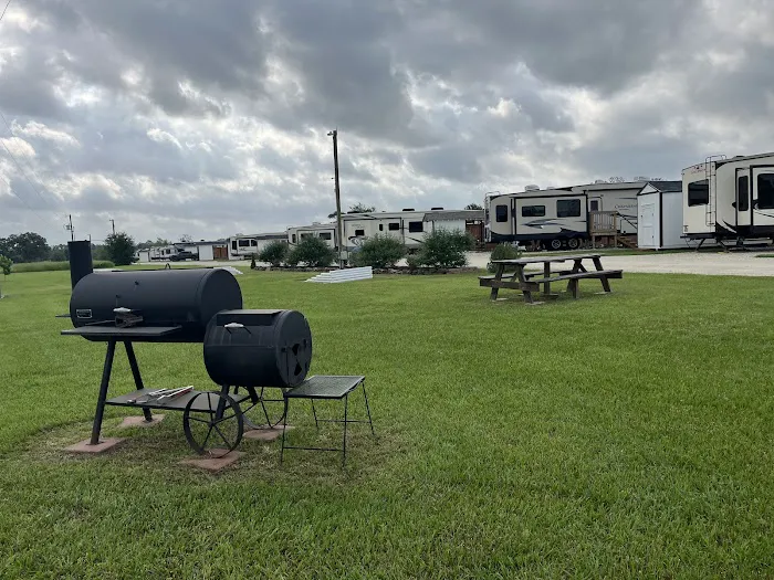 3 Hills RV Park Picture 2