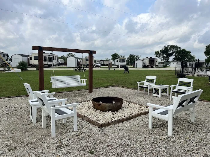 3 Hills RV Park Picture 10