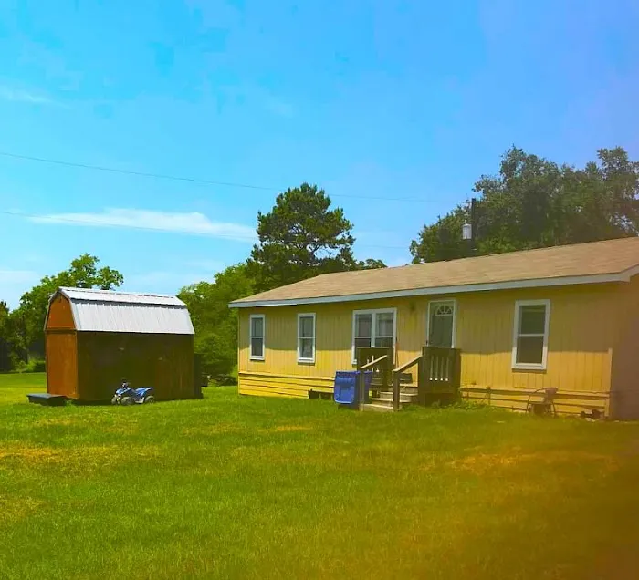 Pecan Acres Mobile Home Park Picture 2